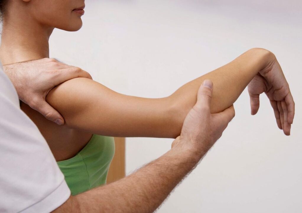 To accurately diagnose arthrosis of the shoulder joint, the doctor will conduct a number of necessary tests. 