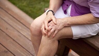 Symptoms of Artopa of knee joint